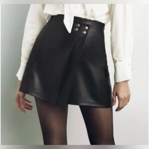 Zara Faux Leather Skirt Black with Button Detail Size M